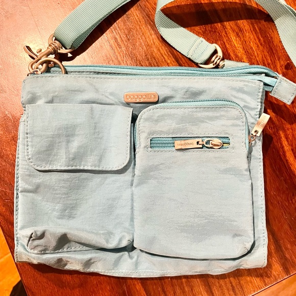 Super Cute Teal and Lime Baggallini Crossbody Bag